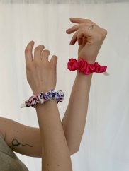 MINI Saténová scrunchie - FLOWERS