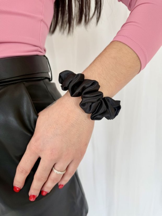 MINI Saténová scrunchie - BLACK