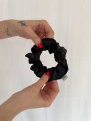 Saténová scrunchie KLASIK - BLACK