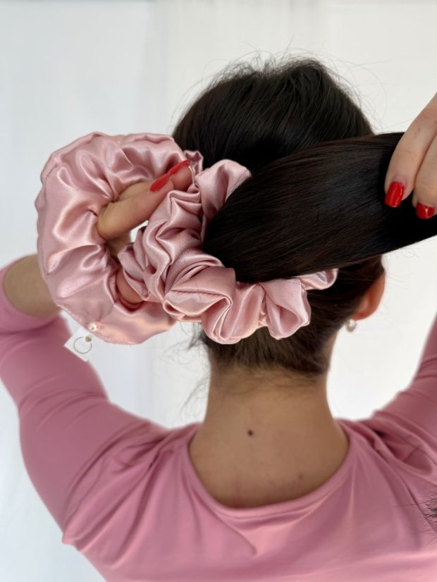 Saténová scrunchie KLASIK - BABY PINK
