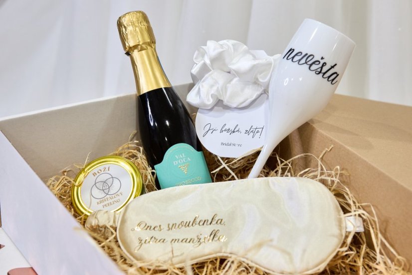 BUĎ V ZENU Box - Barva scrunchie: Nebesky modrá, Potisk skleničky: Svědkyně