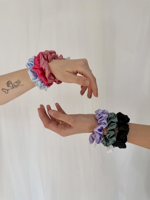 MINI saténová scrunchie - SAGE GREEN