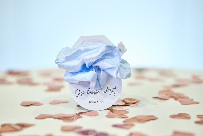 BUĎ V ZENU Box - Barva scrunchie: Nebesky modrá, Potisk skleničky: Svědkyně