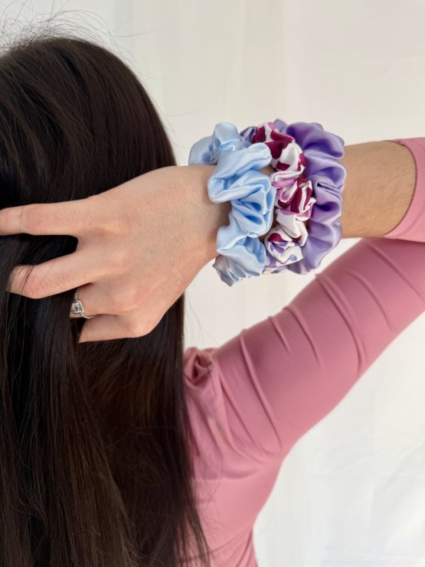 Saténová scrunchie KLASIK - BABY BLUE