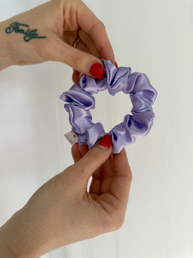 MINI Saténová scrunchie - LILA