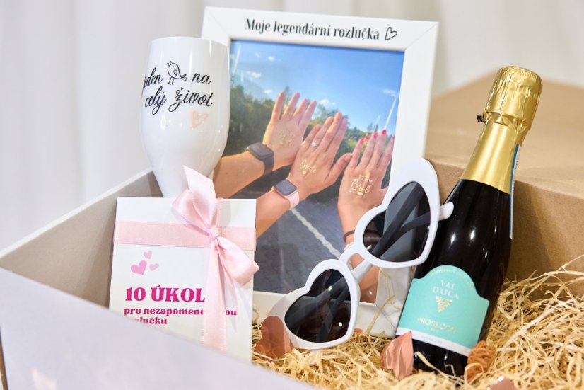 ,,Co se stane na rozlučce, zůstane na rozlučce" Box