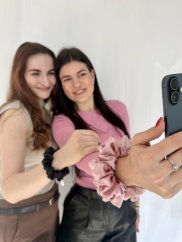 MINI Saténová scrunchie - BLACK